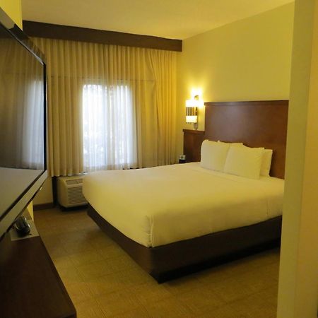 Hyatt Place Indianapolis Airport Εξωτερικό φωτογραφία