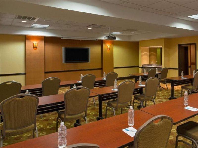 Hyatt Place Indianapolis Airport Εξωτερικό φωτογραφία