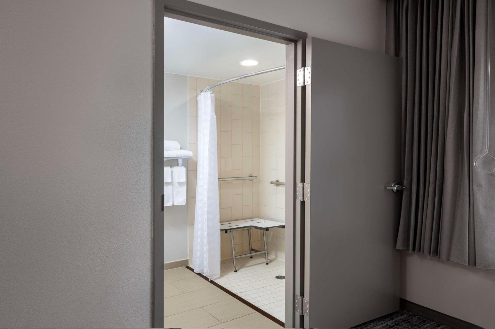 Hyatt Place Indianapolis Airport Εξωτερικό φωτογραφία