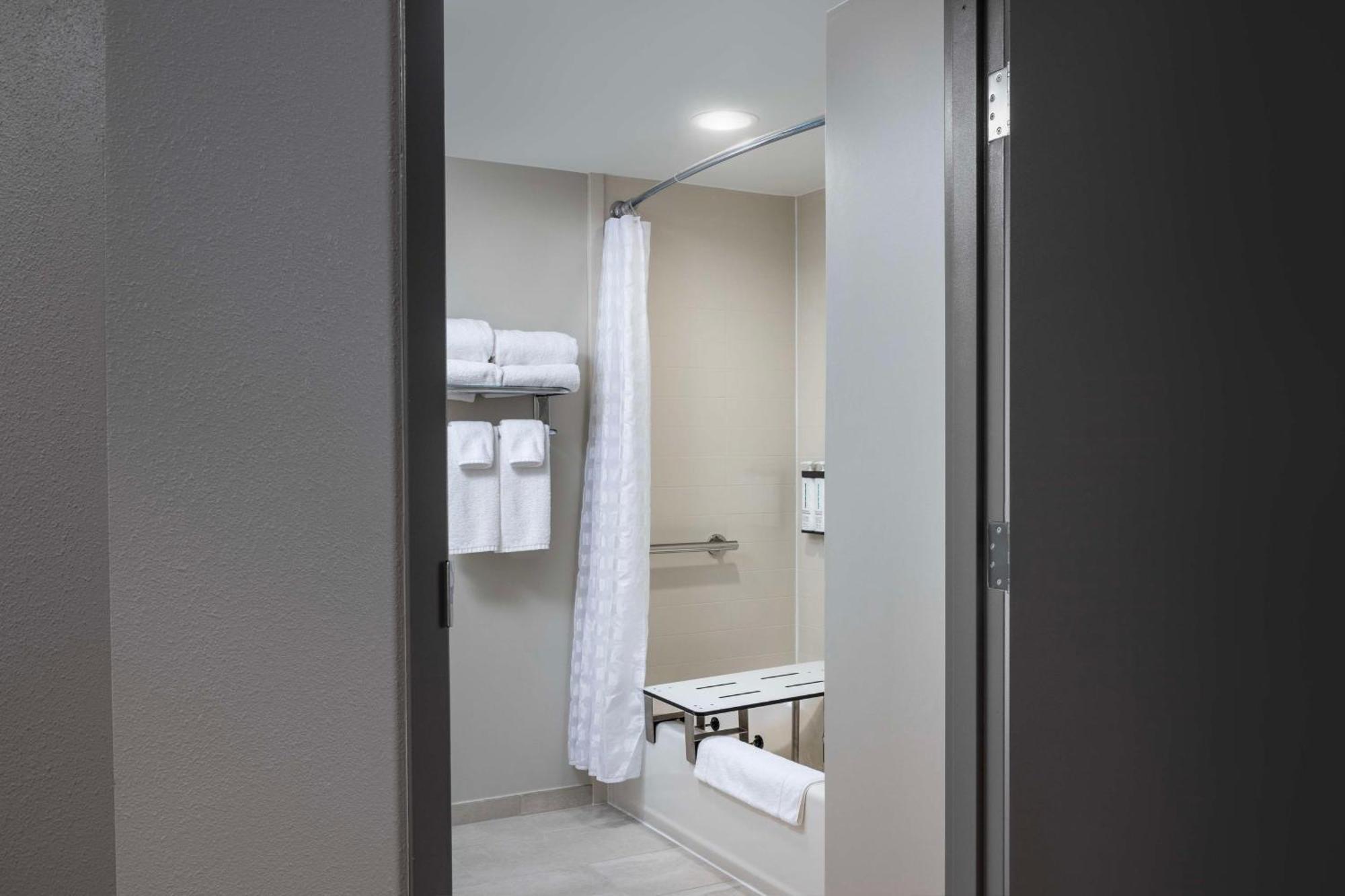 Hyatt Place Indianapolis Airport Εξωτερικό φωτογραφία